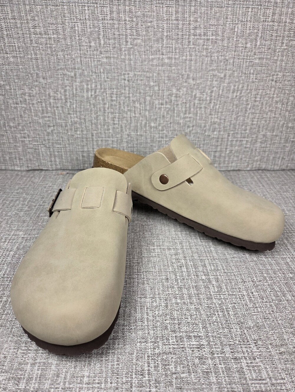 NEW CUSHIONAIRE Hana Clogs Beige Vegan Suede Slip On Shoes Women's 9